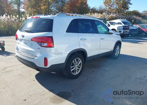 2015 Kia Sorento Lx z USA, uszkodzony, nr VIN 5XYKTDA6XFG555387